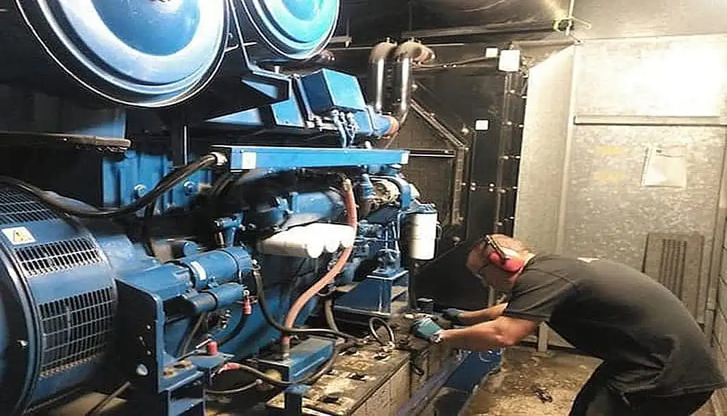 Mantenimiento de grupos electrógeno en La Linea De la Concepción