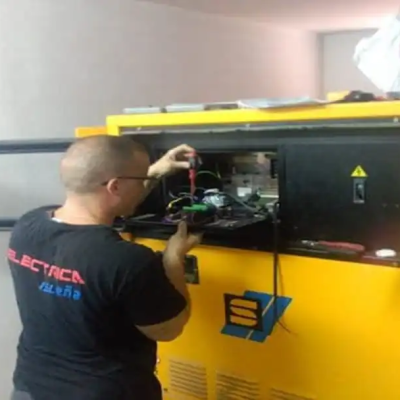 Mantenimiento y conmutación de grupos electrógeno en Jerez